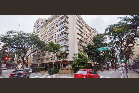 Apartamento à venda com 188m², 3 quartos e 2 vagas Apartamento à venda com 188m², 3 quartos e 2 vagasFachada