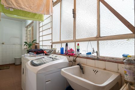 Apartamento à venda com 188m², 3 quartos e 2 vagas Apartamento à venda com 188m², 3 quartos e 2 vagasÁrea de Serviço