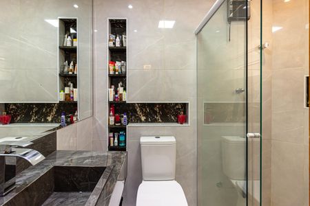 Apartamento à venda com 82m², 2 quartos e 1 vaga Apartamento à venda com 82m², 2 quartos e 1 vagaBanheiro da Suíte