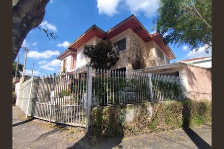Casa para alugar com 350m², 5 quartos e 4 vagas Casa para alugar com 350m², 5 quartos e 4 vagasFachada