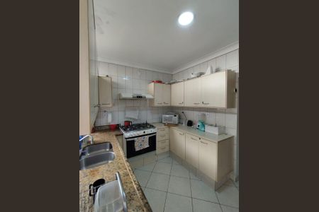 Casa para alugar com 350m², 5 quartos e 4 vagas Casa para alugar com 350m², 5 quartos e 4 vagasCozinha - Armários
