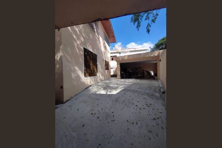 Casa para alugar com 350m², 5 quartos e 4 vagas Casa para alugar com 350m², 5 quartos e 4 vagasGaragem