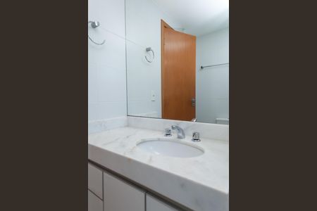 Apartamento à venda com 69m², 2 quartos e 2 vagas Apartamento à venda com 69m², 2 quartos e 2 vagasBanheiro da Suíte