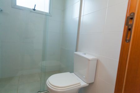 Apartamento à venda com 69m², 2 quartos e 2 vagas Apartamento à venda com 69m², 2 quartos e 2 vagasBanheiro da Suíte