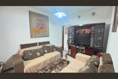 Casa à venda com 129m², 3 quartos e 3 vagasSala