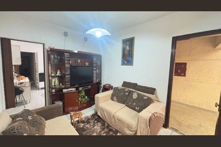 Casa à venda com 129m², 3 quartos e 3 vagasSala