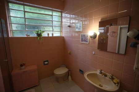 Casa à venda com 190m², 4 quartos e 2 vagasBanheiro