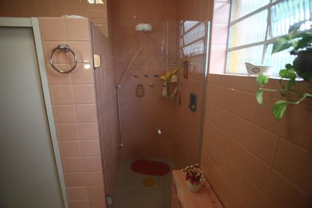 Casa à venda com 190m², 4 quartos e 2 vagasBanheiro