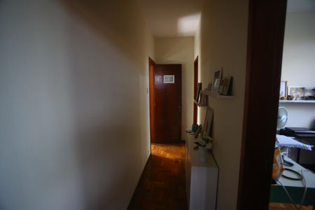 Casa à venda com 190m², 4 quartos e 2 vagasCorredor