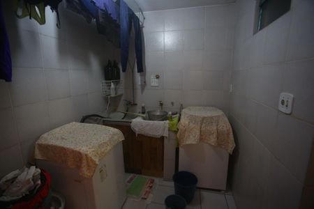 Casa à venda com 190m², 4 quartos e 2 vagasArea de serviço