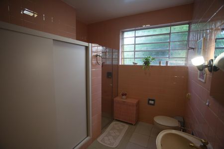 Casa à venda com 190m², 4 quartos e 2 vagasBanheiro