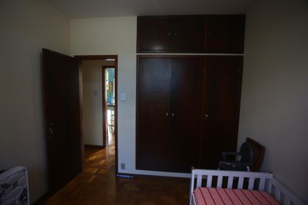 Casa à venda com 190m², 4 quartos e 2 vagasQuarto