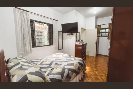 Casa à venda com 100m², 4 quartos e 2 vagas Casa à venda com 100m², 4 quartos e 2 vagasSuíte