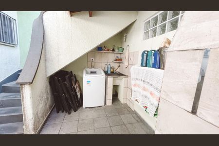 Casa à venda com 100m², 4 quartos e 2 vagas Casa à venda com 100m², 4 quartos e 2 vagasÁrea de Serviço