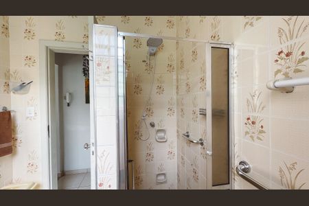 Casa à venda com 100m², 4 quartos e 2 vagas Casa à venda com 100m², 4 quartos e 2 vagasBanheiro