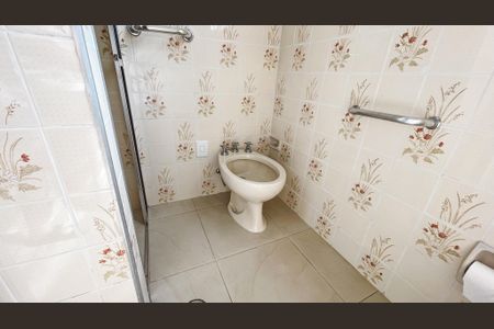 Casa à venda com 100m², 4 quartos e 2 vagas Casa à venda com 100m², 4 quartos e 2 vagasBanheiro