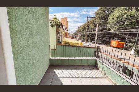 Casa à venda com 100m², 4 quartos e 2 vagas Casa à venda com 100m², 4 quartos e 2 vagasVaranda