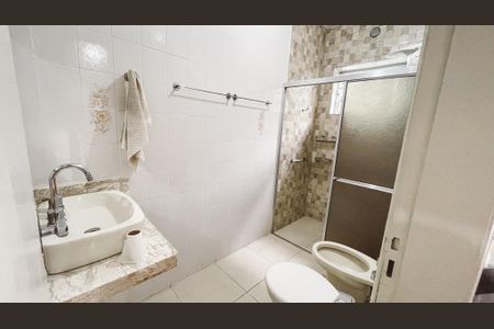 Casa à venda com 100m², 4 quartos e 2 vagas Casa à venda com 100m², 4 quartos e 2 vagasBanheiro da Suíte