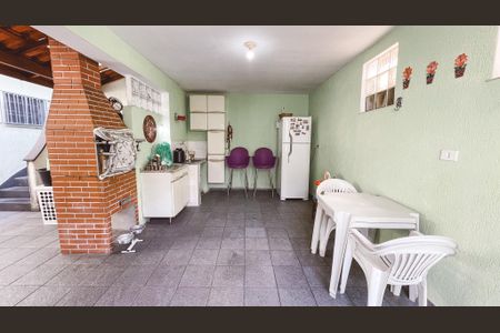 Casa à venda com 100m², 4 quartos e 2 vagas Casa à venda com 100m², 4 quartos e 2 vagasChurrasqueira