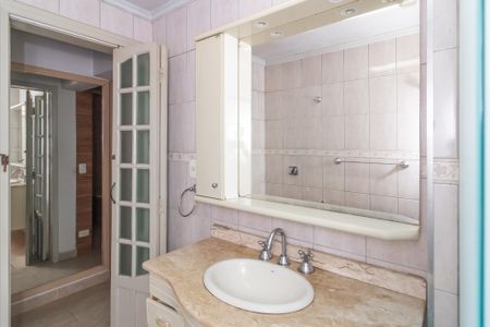 Apartamento à venda com 102m², 3 quartos e 2 vagas Apartamento à venda com 102m², 3 quartos e 2 vagasBanheiro da Suíte