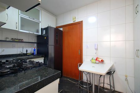 Apartamento à venda com 93m², 3 quartos e 2 vagasCozinha
