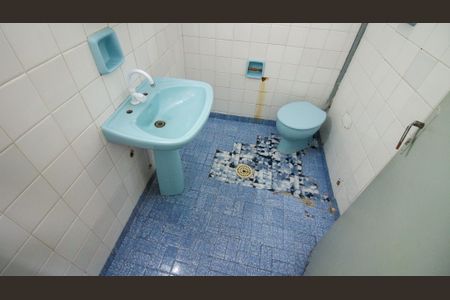 Casa à venda com 150m², 4 quartos e 1 vagaBanheiro