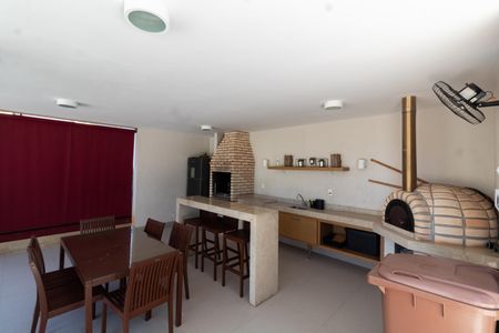 Apartamento à venda com 62m², 2 quartos e 1 vaga Apartamento à venda com 62m², 2 quartos e 1 vagaÁREA COMUM - CHURRASQUEIR A A 2