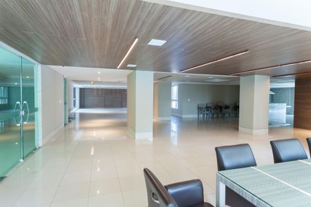 Apartamento à venda com 164m², 4 quartos e 4 vagas Apartamento à venda com 164m², 4 quartos e 4 vagasÁrea comum - Salão de festas 2