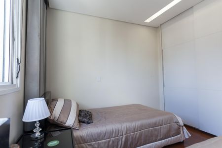 Apartamento à venda com 164m², 4 quartos e 4 vagas Apartamento à venda com 164m², 4 quartos e 4 vagasSemi Suíte 2
