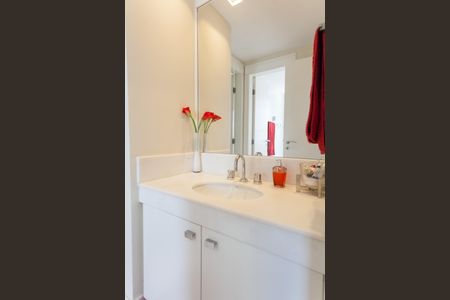 Apartamento à venda com 164m², 4 quartos e 4 vagas Apartamento à venda com 164m², 4 quartos e 4 vagasBanheiro da Semi Suíte 1/2