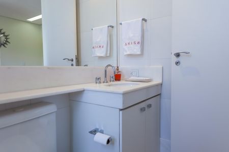 Apartamento à venda com 164m², 4 quartos e 4 vagas Apartamento à venda com 164m², 4 quartos e 4 vagasBanheiro da Suíte 1