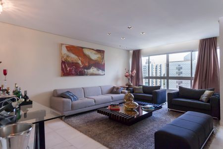 Apartamento à venda com 164m², 4 quartos e 4 vagas Apartamento à venda com 164m², 4 quartos e 4 vagasSala