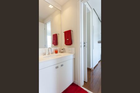 Apartamento à venda com 164m², 4 quartos e 4 vagas Apartamento à venda com 164m², 4 quartos e 4 vagasBanheiro da Semi Suíte 1/2