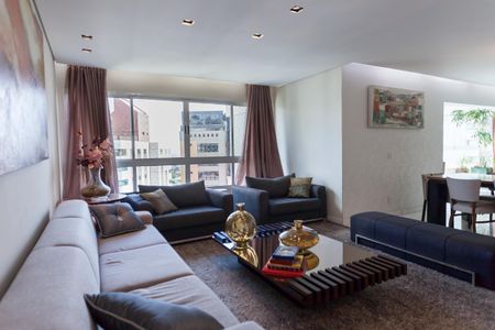 Apartamento à venda com 164m², 4 quartos e 4 vagas Apartamento à venda com 164m², 4 quartos e 4 vagasSala