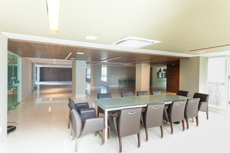 Apartamento à venda com 164m², 4 quartos e 4 vagas Apartamento à venda com 164m², 4 quartos e 4 vagasÁrea comum - Salão de festas 2