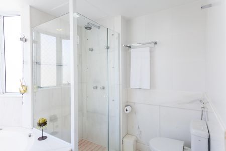 Apartamento à venda com 164m², 4 quartos e 4 vagas Apartamento à venda com 164m², 4 quartos e 4 vagasBanheiro da Suíte Master