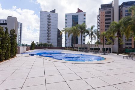 Apartamento à venda com 164m², 4 quartos e 4 vagas Apartamento à venda com 164m², 4 quartos e 4 vagasPiscina