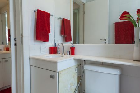 Apartamento à venda com 164m², 4 quartos e 4 vagas Apartamento à venda com 164m², 4 quartos e 4 vagasBanheiro da Semi Suíte 1/2