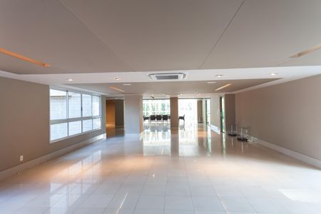 Apartamento à venda com 164m², 4 quartos e 4 vagas Apartamento à venda com 164m², 4 quartos e 4 vagasÁrea comum - Salão de festas 2