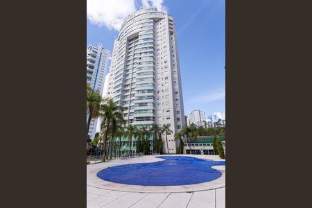 Apartamento à venda com 164m², 4 quartos e 4 vagas Apartamento à venda com 164m², 4 quartos e 4 vagasPiscina