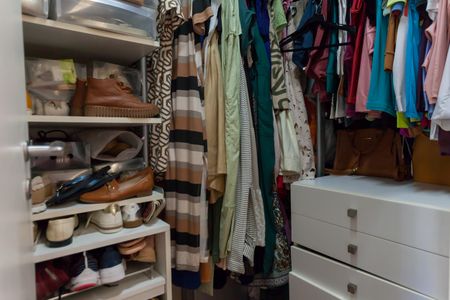 Apartamento à venda com 164m², 4 quartos e 4 vagas Apartamento à venda com 164m², 4 quartos e 4 vagasCloset da Suíte 1