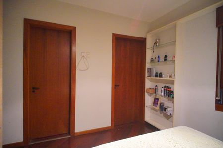 Apartamento à venda com 458m², 3 quartos e 4 vagasSuíte 2