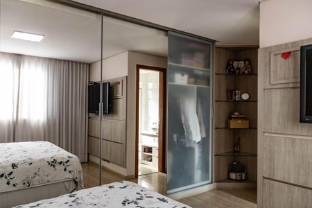 Apartamento à venda com 119m², 3 quartos e 3 vagas Apartamento à venda com 119m², 3 quartos e 3 vagasSuíte