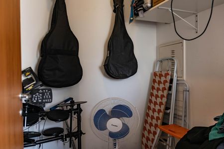 Apartamento à venda com 119m², 3 quartos e 3 vagas Apartamento à venda com 119m², 3 quartos e 3 vagasQuarto de Serviço