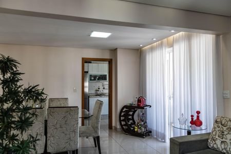 Apartamento à venda com 119m², 3 quartos e 3 vagas Apartamento à venda com 119m², 3 quartos e 3 vagasSala