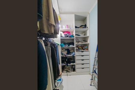 Casa de condomínio à venda com 117m², 3 quartos e 6 vagas Casa de condomínio à venda com 117m², 3 quartos e 6 vagasQuarto 3- Closet