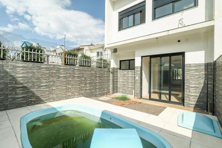 Casa à venda com 160m², 3 quartos e 4 vagasPiscina