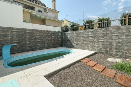Casa à venda com 160m², 3 quartos e 4 vagasPiscina