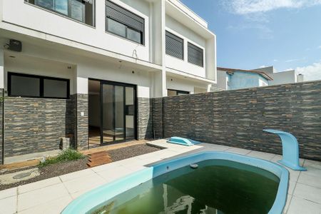 Casa à venda com 160m², 3 quartos e 4 vagasPiscina
