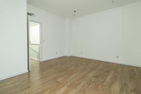 Casa à venda com 160m², 3 quartos e 4 vagasSuíte